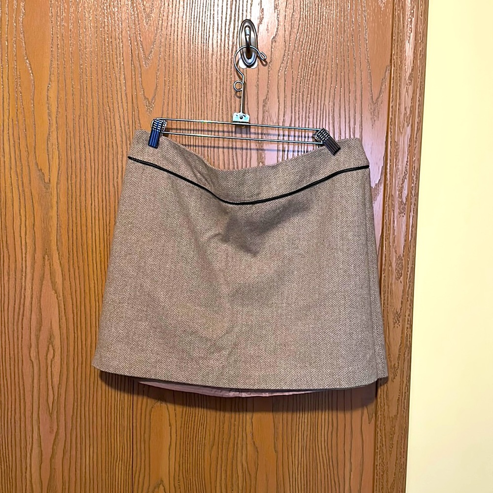 Beautiful skirt design piping and pattern